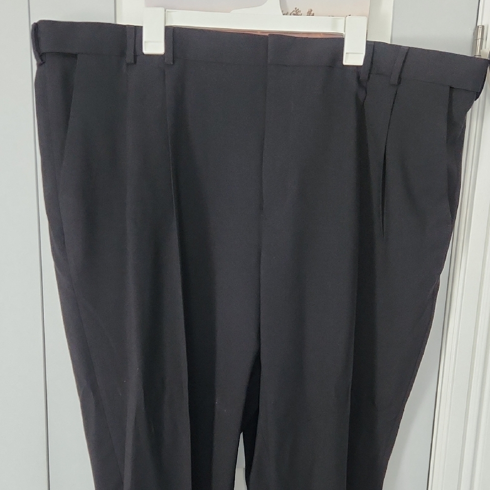 Van Heusen Men's Classic Black Dress Pants, Size 48W And 29L. - Picture 9 of 14